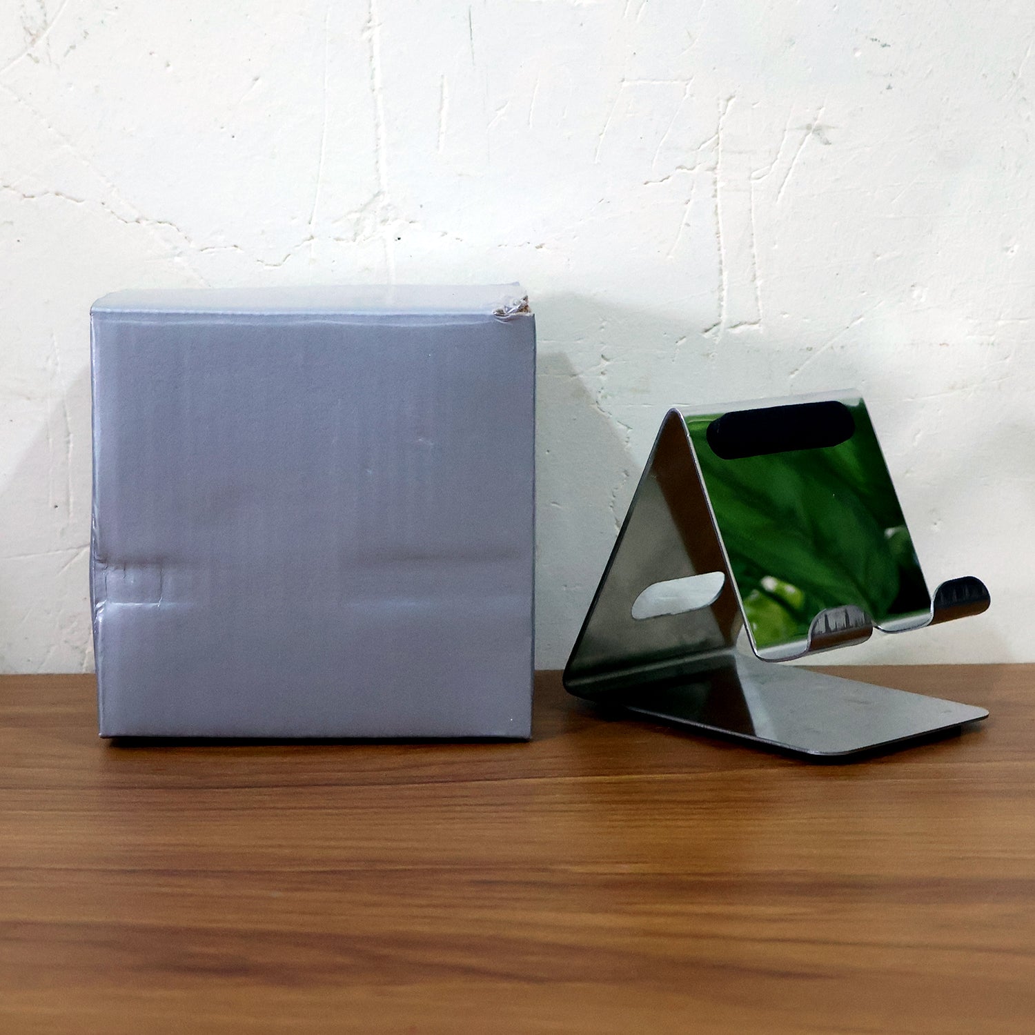 Stainless Steel Universal Mobile & Tablet Stand Holder - (1 Pc) Stainless Steel Universal Mobile & Tablet Stand Holder - (1 Pc)